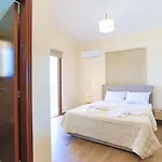 Lefkas *